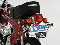 MODEL KIT DAX HONDA EXPORT 70 MOTORCYCLE 1/6 SCALE MODEL BY TAMIYA TAM-16002