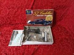 M20E Sealed NIOB REVELL ’57 CADILLAC ELDORADO BROUGHAM 1/25 Model Kit 85-1244
