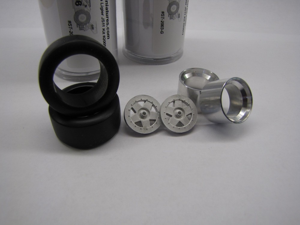1/20 Icon Automotive Miniatures 15” Gotti Front Wheel, Slick Tire Set #ST-2003-G