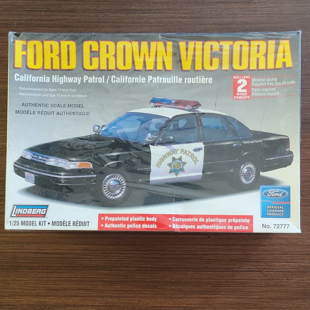 Lindberg Ford Crown Victoria CHP 1:25 Model Kit Prepainted Body Decals 72777