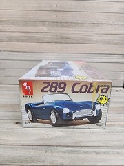AMT Ertl 6587 1/25 Scale 1964 Ford Shelby Cobra 289 Roadster Model Kit Sealed