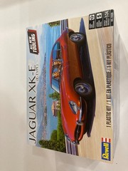 JAGUAR XK-E E-TYPE CLASSIC COUPE MODEL KIT REVELL 1/24 SCALE NEW