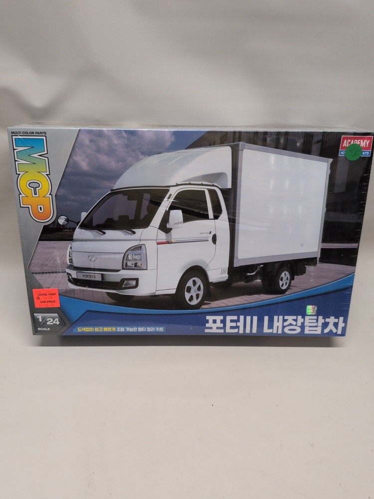 Academy MCP 1/24 Hyundai Porter II Box Truck #15145 Factory Sealed
