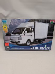 Academy MCP 1/24 Hyundai Porter II Box Truck #15145 Factory Sealed