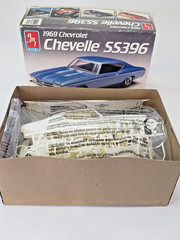 (2) AMT Ertl 1/25 Model Kits 6202/6559 Open Box- 69 Chevelle SS396 68 Camaro Z28
