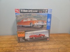 AMT Ertl 8271 1/25 Scale ’70 Chevy Monte Carlo Lowrider Kit W/ Display Case