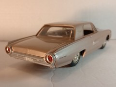 RARE 1963 Ford Thunderbird Dealer Promo 1:24 Plastic Car Bronze