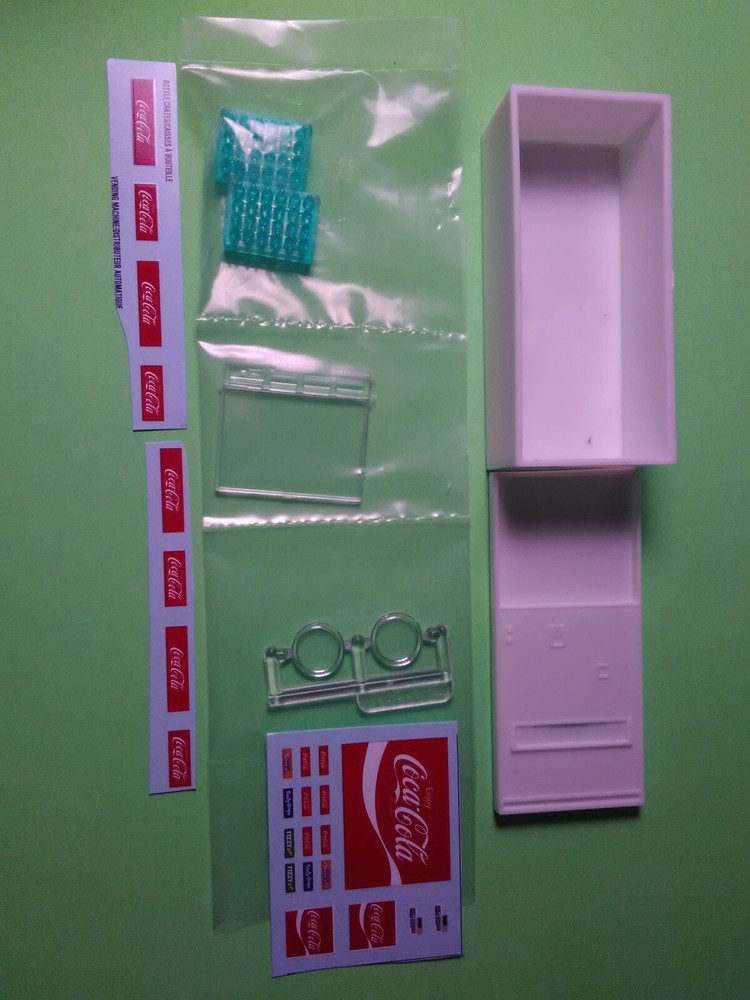 1977 Ford Van 1/25 Shop Diorama Coca-Cola Coke vending machine waterslide decal