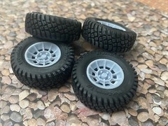 1/24 Scale: 18-Inch “Off-road Vector” Wheels W/ Mud Tires; Jeep, Resin 1/25