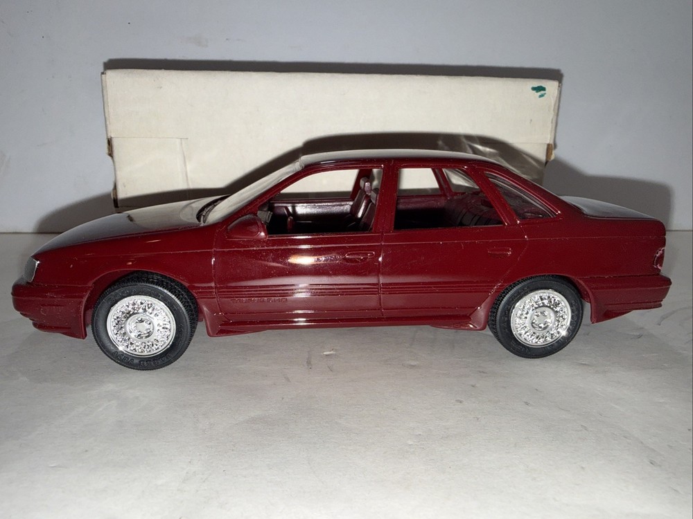 Vintage 1989 AMT FORD TAURUS SHO CURRANT RED DEALER PROMOTIONAL CAR-MIB