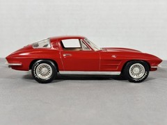 1/24 Scale Nicely Built 1963 Chevrolet CORVETTE Split Window RED Coupe Model Kit