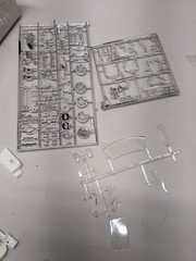 Testors 104 Famous Fords GT-40 1/25 Scale Open Box Unassembled (Read)