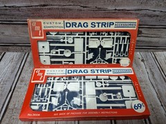 2 AMT Custom Competition Drag Strip Accesories Plastic Model Kits 1:25 Scale