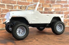1/24 Scale: 18-Inch “Steel Wagon Wheels” W/ Mud Tires; Jeep, Resin 1/25