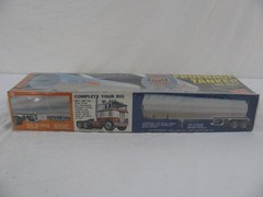 1970s AMT 1/25 Union 76 or Gulf Fruehauf Tanker Semi Truck Trailer Kit #T531 NOS
