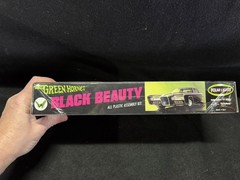 POLAR LIGHTS 1:32 SCALE THE GREEN HORNET ” BLACK BEAUTY ” POL994/12 SEALED