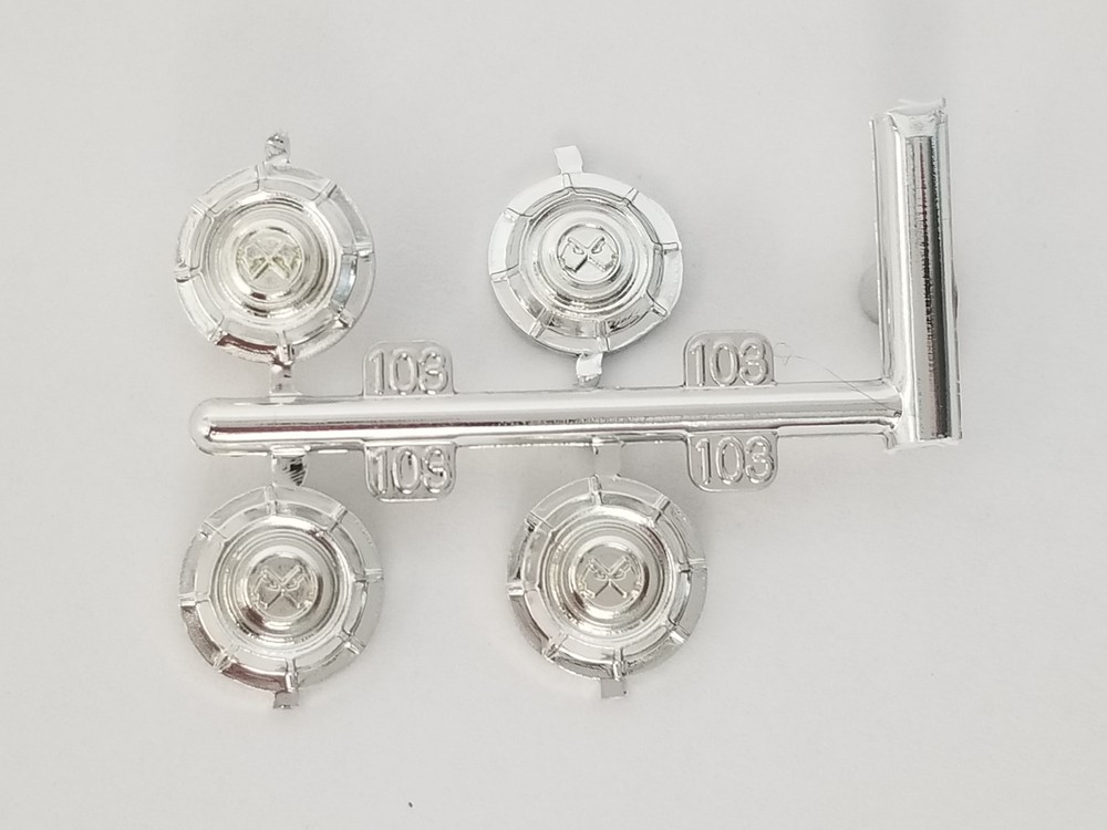 1960 Chevrolet Nomad Station Wagon SMALL HUBCAPS from AMT 1:25 Model Kit 60