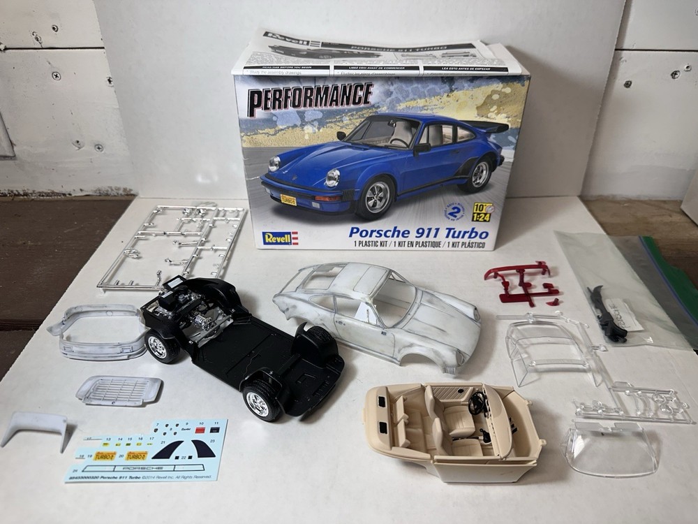 Revell Porsche 911 Turbo 1:24 Model Kit #85-4330 2014 (STARTED / COMPLETE)