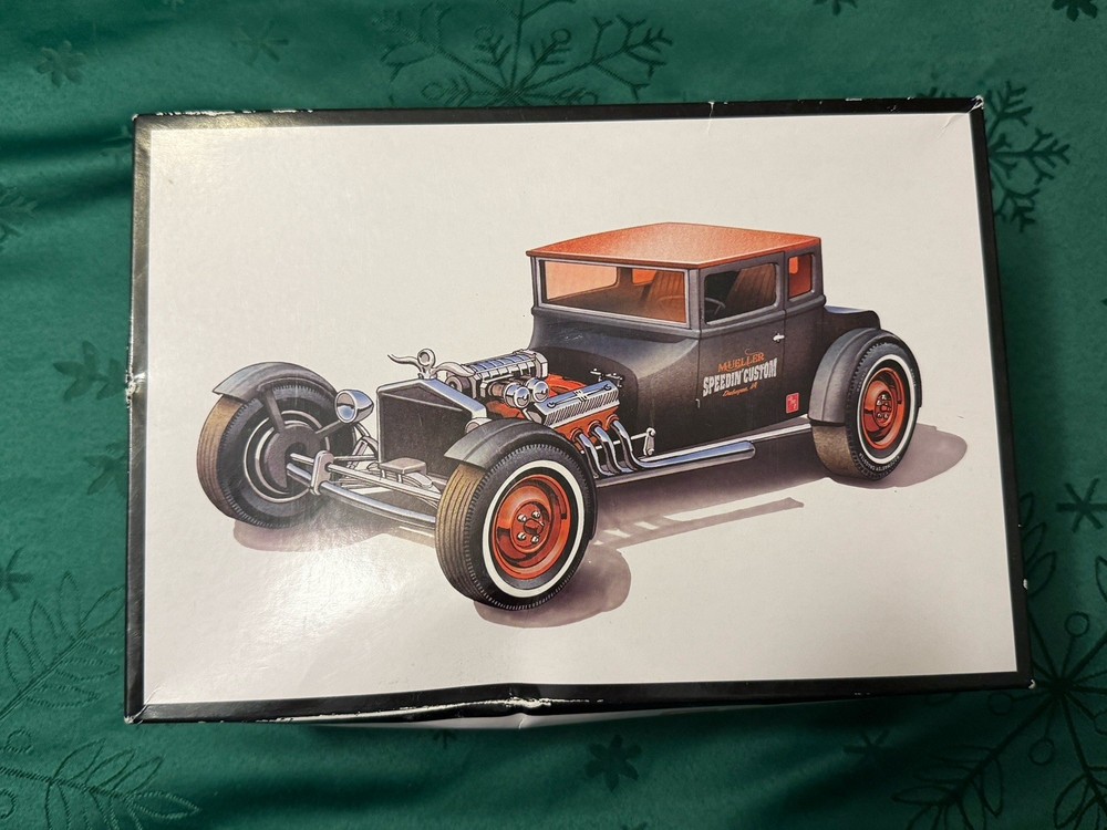 New AMT 1925 Ford Model T Chopped T Retro Deluxe 1:25 AMT1167/12