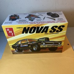 AMT 72 Chevy Nova SS 1:25 Scale Plastic Model Kit