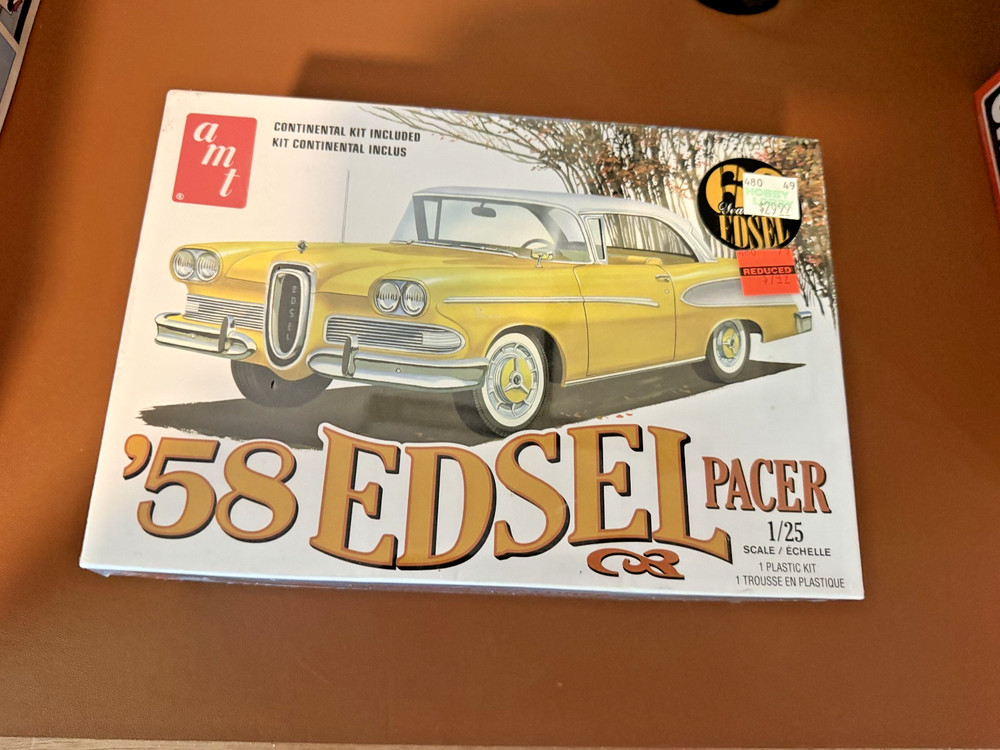 AMT ’58 EDSEL PACER w/CONTINENTAL KIT 1/25 SCALE MODEL KIT 7011
