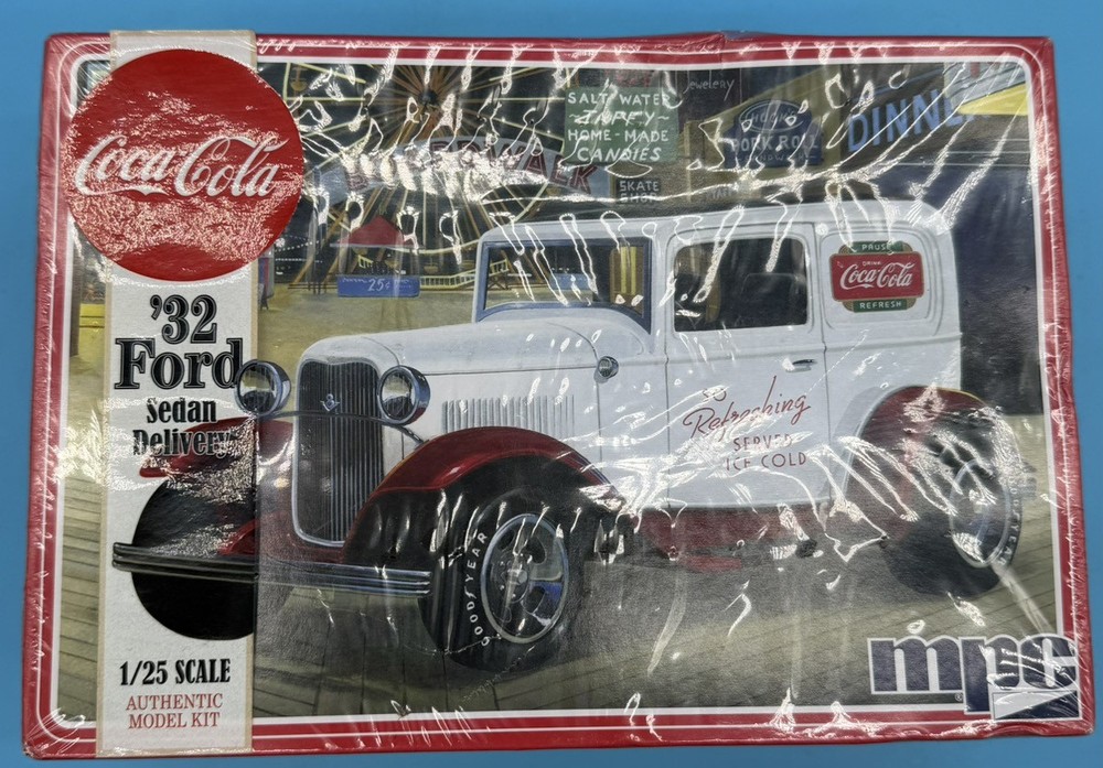 MPC Coca-Cola 1/25 Scale ’32 Ford Sedan Delivery Model Car Kit (MAC003813)