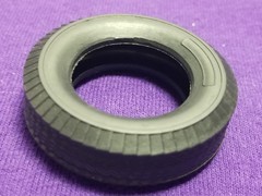1 – UNIROYAL FLEETMASTER TIRE from Diamond REO Truck Tractor 1:25 AMT Model Kit