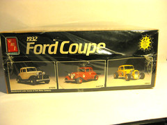 AMT 1932 FORD COUPE CAR BUILD 1 OF 3 WAYS this kit is FACTORY SEALED 1/25 SCALE