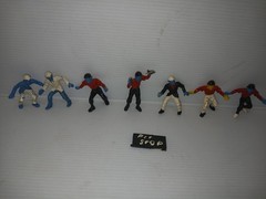 Revell Monogram Custom Pit Crew Figures Junkyard Plastic Model Parts