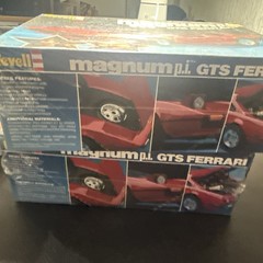 Revell model kit 1/24 scale Magnum P.I 308 GTS Ferrari