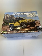 Revell – Jeep Wrangler Rubicon Plastic Model Kit 85-4501 Factory Sealed 1:25