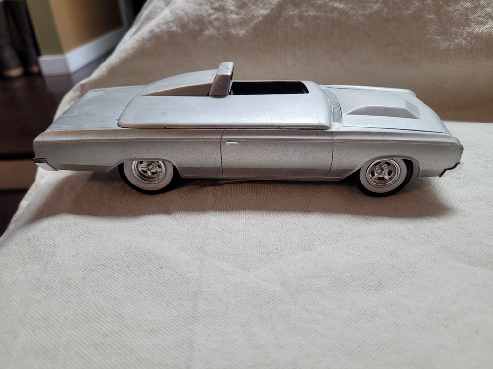 Built up Custom AMT Olds ’64 Convertible Bonneville style model Race car 1/25