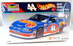 Revell Monogram NASCAR Kyle Petty #44 Hot Wheels Pontiac Grand Prix
