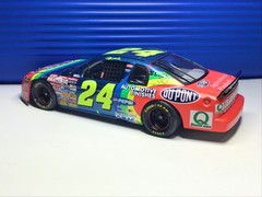 BUILT MODEL CAR Chevy Monte Carlo #24 Jeff Gordon DUPONT NASCAR JUNKYARD