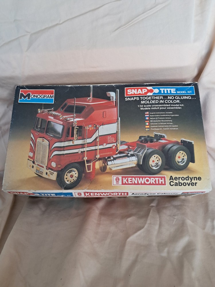 Monogram, Kenworth aerodyne cabover 1/32 France New in Box TSR