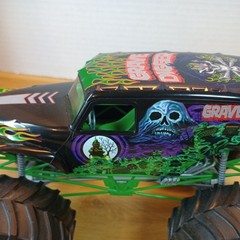 Revell Grave Digger Monster Jam Truck SnapTite Model 5″ x8″ with a Hot wheels