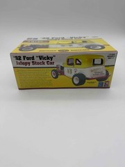 2006 AMT Ertl DTR ’32 Ford Vicky Jalopy Stock Car 3-in-1 Kit #21710P Sealed
