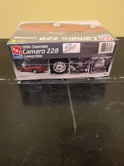 AMT ERTL 1996 Chevrolet Camaro Z28 Convertible 1:25 Scale Model Kit Red