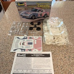 Revell Stars & Stripes Corvette Sebring 1971 1:25 Plastic Kit Skill 2 #85-2825