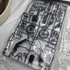Tamiya Yamaha YZR-M1 ’04 No. 46/No. 17 1/12th Motorcycle READ***