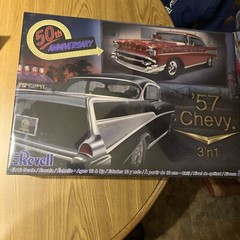 Revell 1/12 ’57 Chevy Hardto 3 ‘N 1 50th Anniversary with bonus ’50s jukebox Pin
