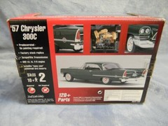1/25 SCALE 1962 CHRYSLER 300 PRE-PAINTED JADE GREEN CUSTOM SHOP MODEL KIT