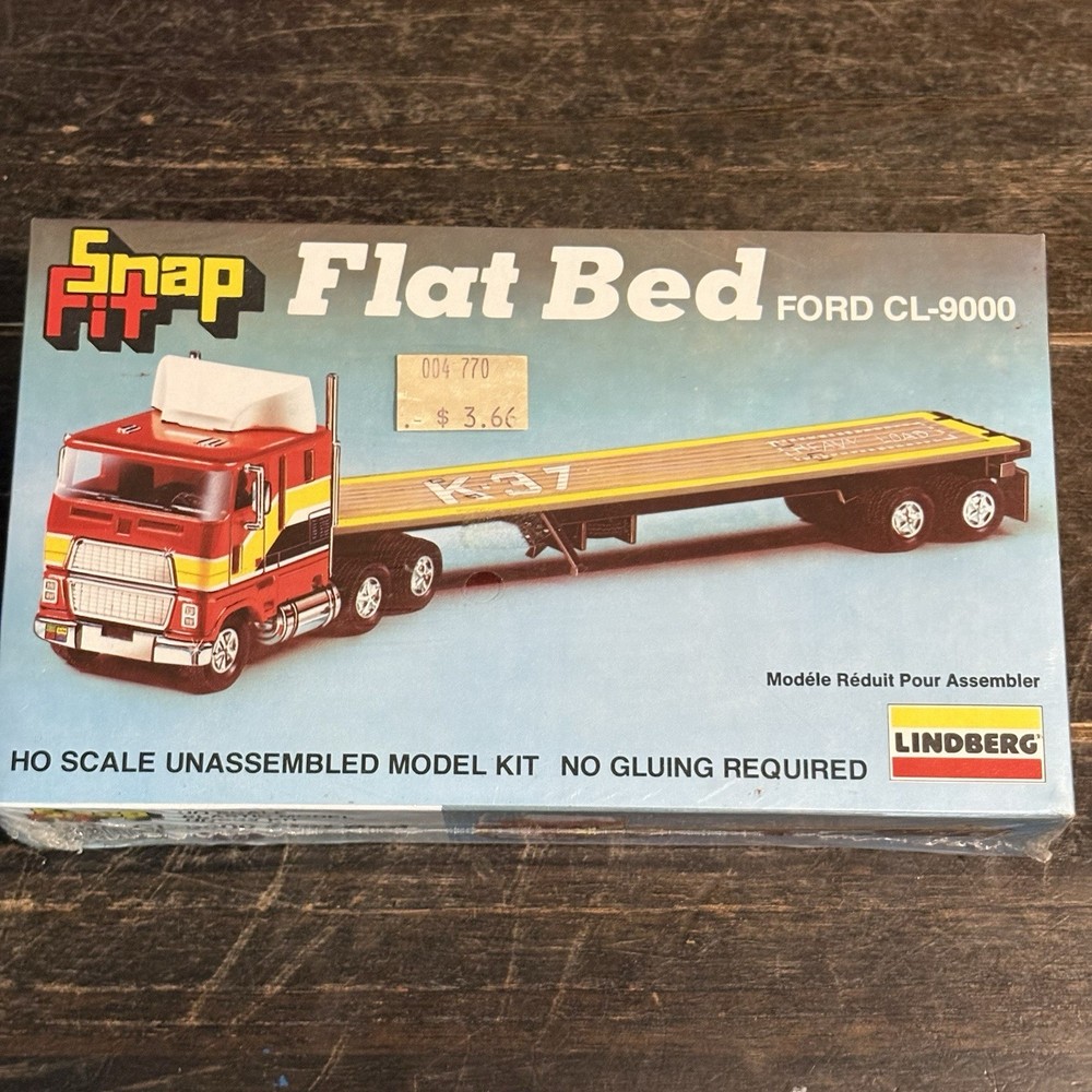 Lindberg Line 1048 HO Ford CL-9000 w/ Flat Bed Trailer Snap Fit Model Kit SEALED