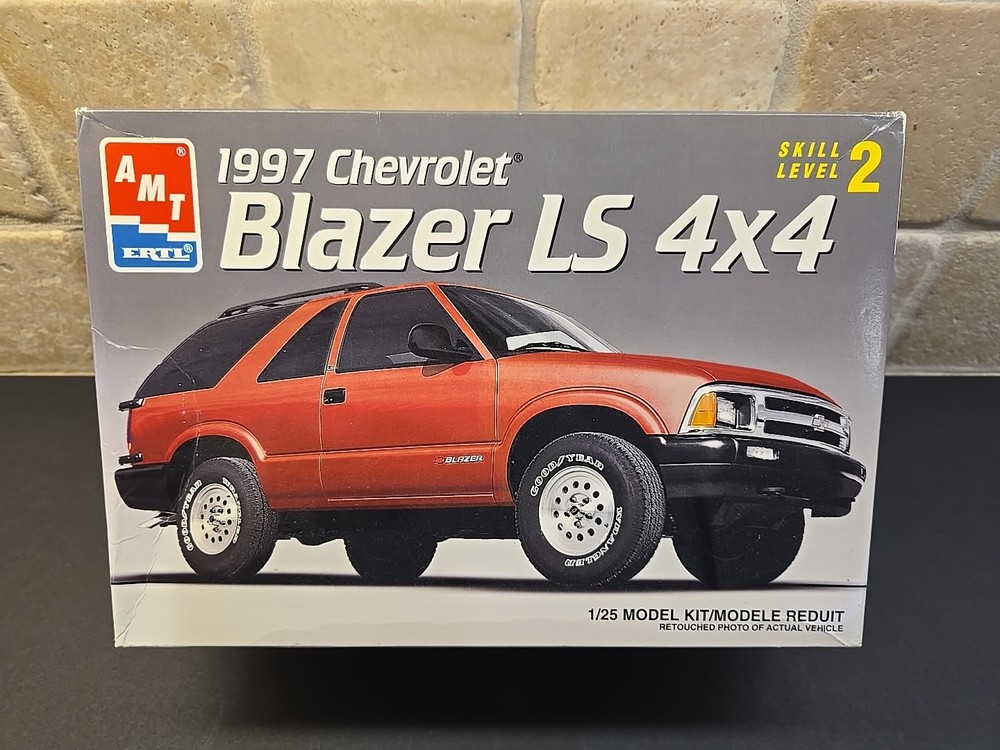 AMT/ERTL, 1997 Chevrolet Blazer LS 4×4, 1/25, Kit #8981 !!SEALED INSIDE!!