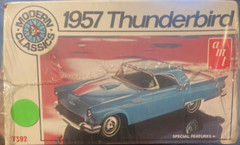 AMT Vintage 1957 Ford Thunderbird Modern Classic 1/25 Scale Model