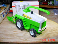 International Harvester EM 399 open rim variant 8.25″ long Plastic Model Newray