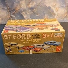 AMT 57 Ford 2-Dr Hardtop w/ Engine 1:25 Plastic Model Kit T-157-200