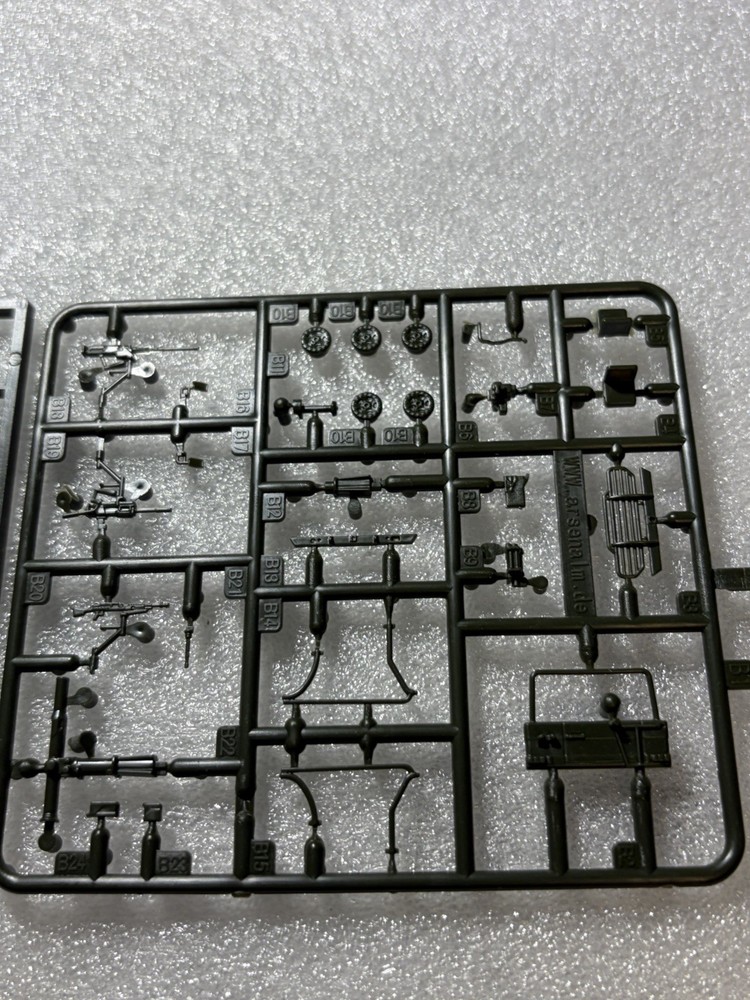 Roco Minitank Vehicle Accessories Weapons US German Lima 3/5 Scale 1/87