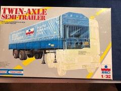 ESCI Essieux Semi-Trailer Twin Axle KIT#3041/32 Snap Opened but complete