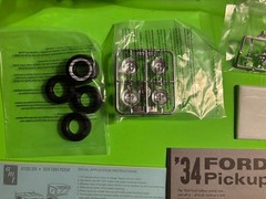 1934 FORD PICKUP TRUCK CUSTOMIZING 3N1 MODEL KIT AMT ROUND 2 1/25 SCALE NEW LOOK